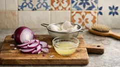 Sok od luka za vlasište: koristi, rizici i što realno možeš očekivati